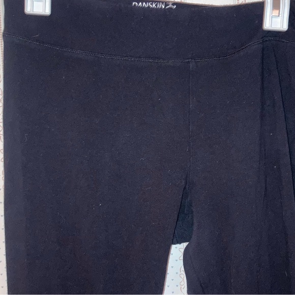 Basic black Danskin cotton leggings. Size large - Picture 2 of 4